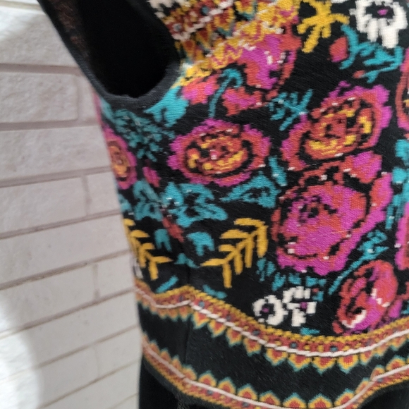 Romeo & Juliet Couture sz L boho colorful floral sweater - Picture 3 of 12